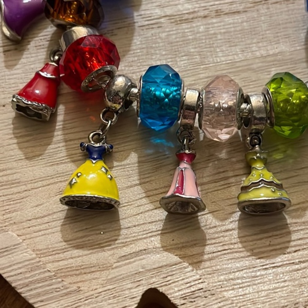 Disney Princess Charm bracelets - Picture 2 of 7